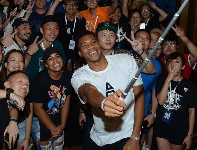 凭借大招进 凭借大招进