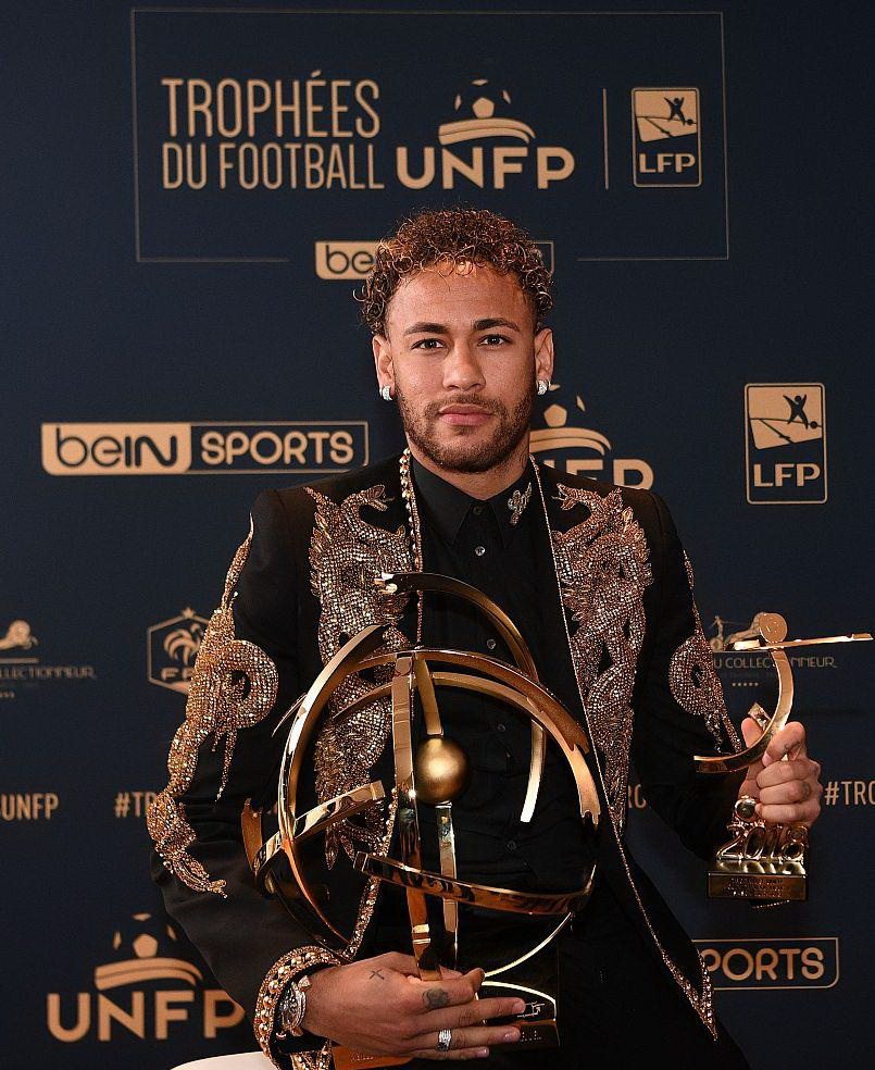 符合财务策 符合财务策